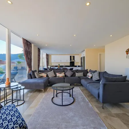 Lumiere 1 Villa